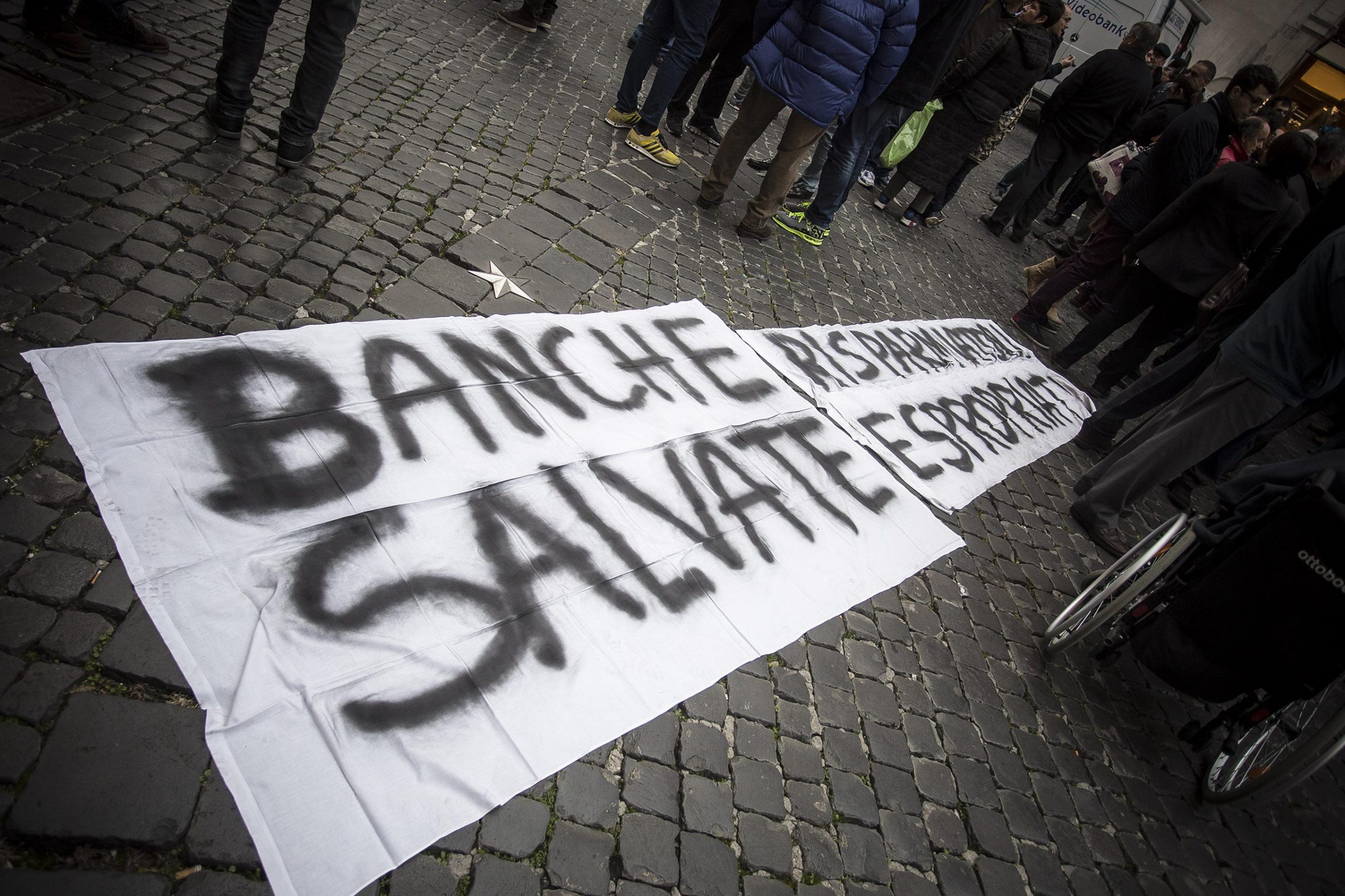 Obbligazioni e risparmiatori beffati, le responsabilità di Consob e Bankitalia