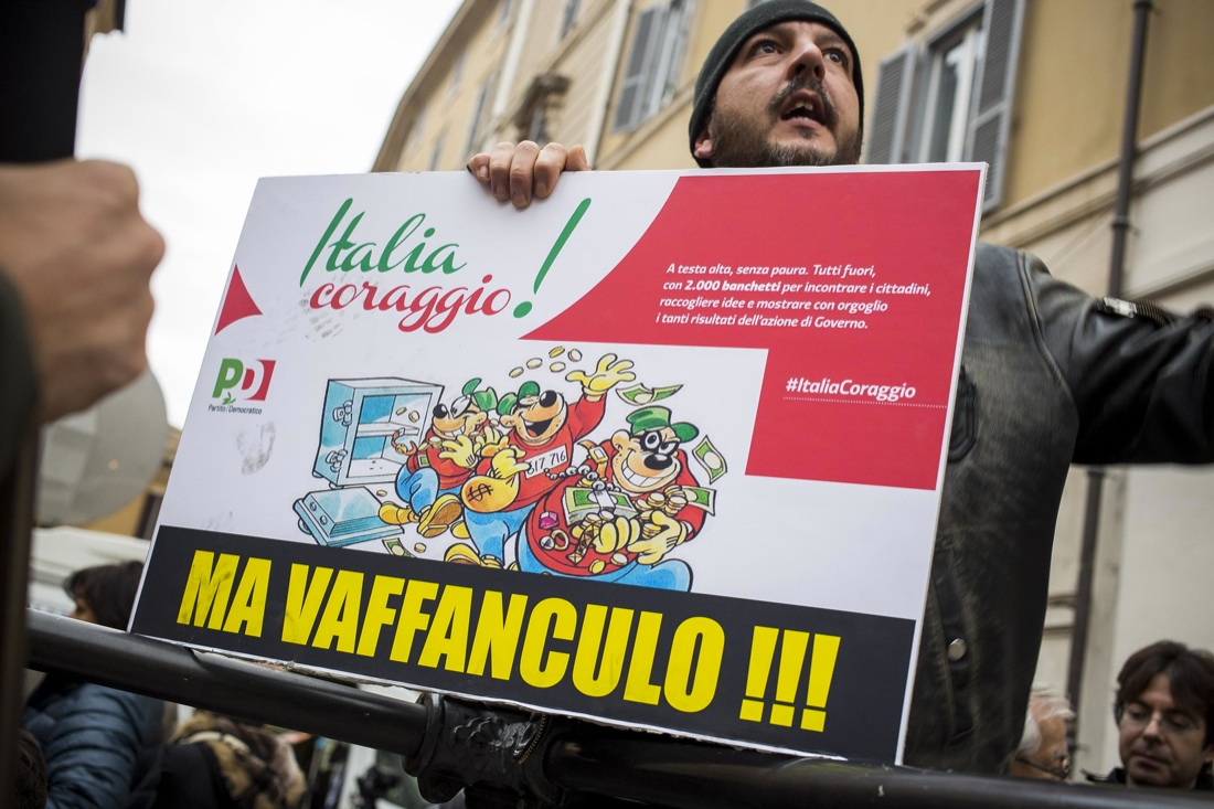 Salva-banche, le proteste dei risparmiatori – FOTO