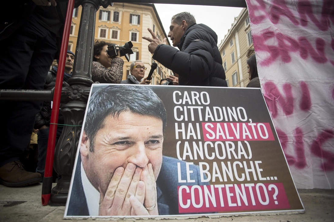 Salva-banche, le proteste dei risparmiatori – FOTO