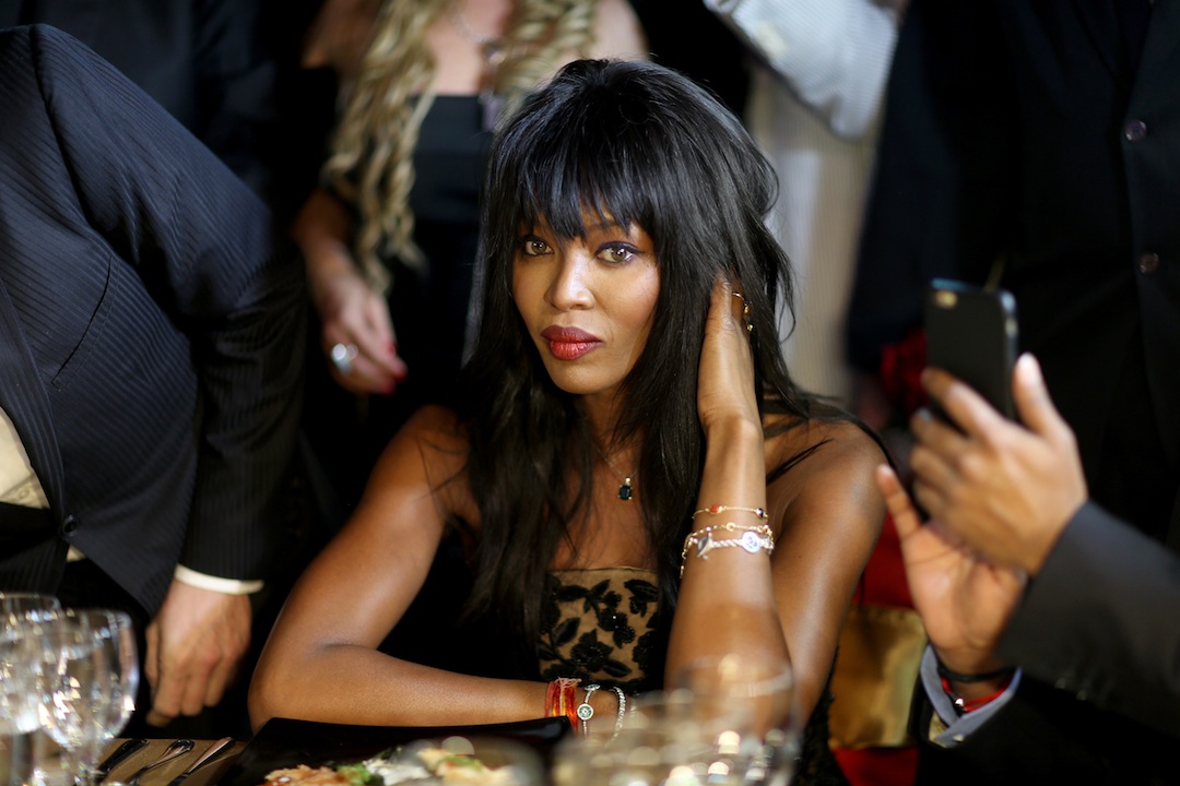 Naomi Campbell in sedia a rotelle Naomi Campbell in sedia a rotelle