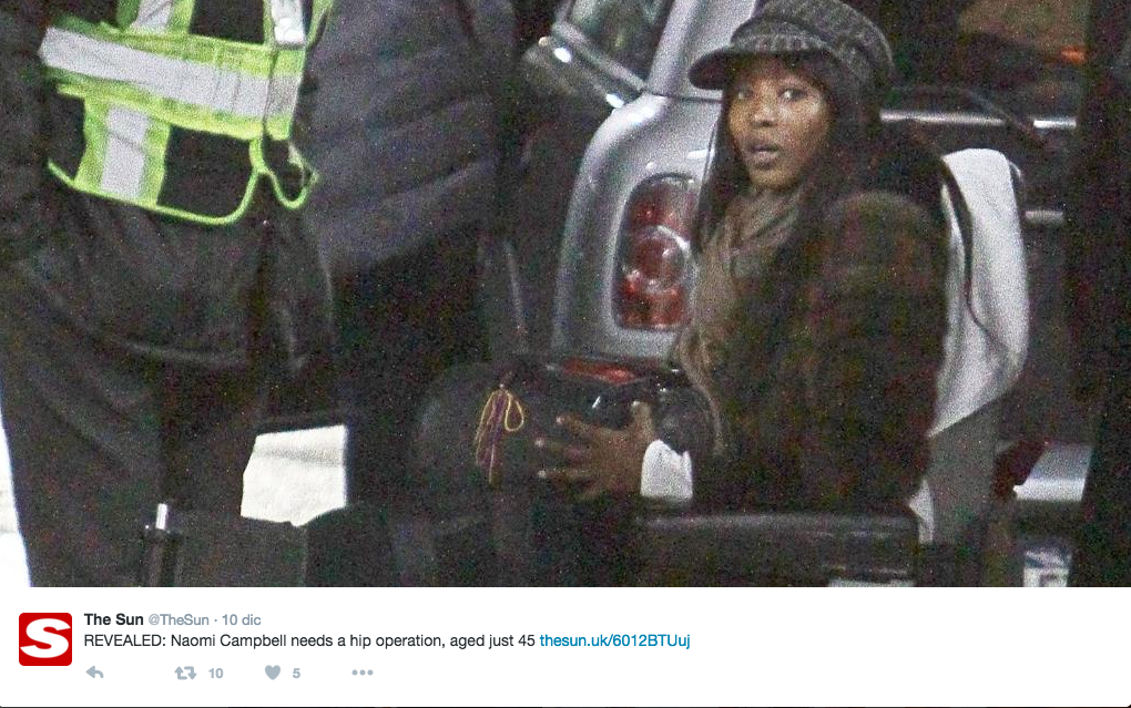 Naomi Campbell in sedia a rotelle Naomi Campbell in sedia a rotelle