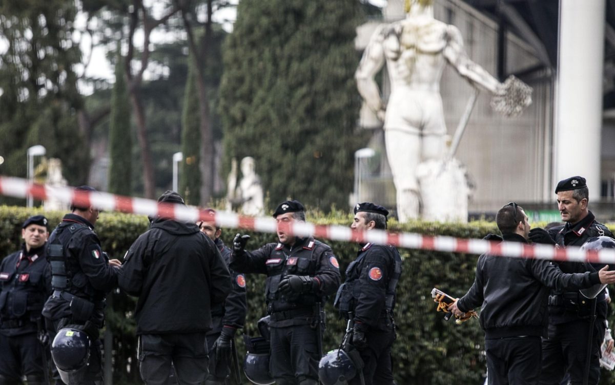Galleria foto 'Torna Napoli-Roma, la partita della vergogna nel nome di Ciro' - foto 3