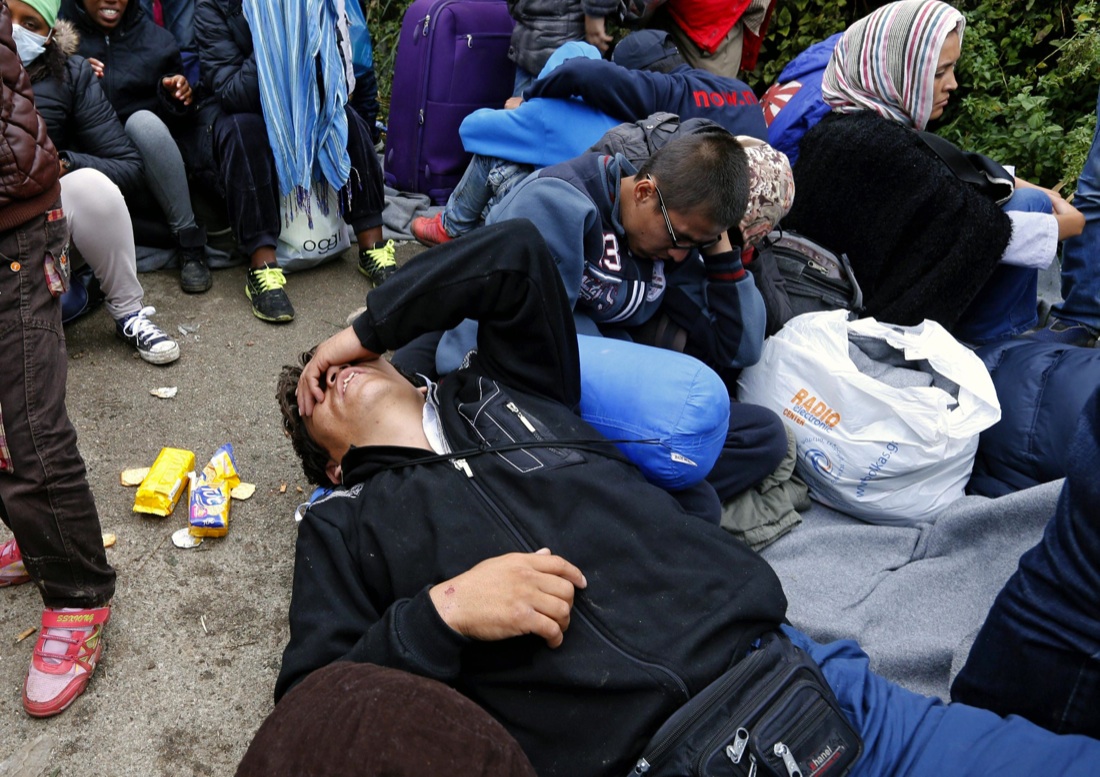 Perde la moglie e sette figli nel Mar Egeo: “Migrare non vale il rischio” Perde la moglie e sette figli nel Mar Egeo: “Migrare non vale il rischio”