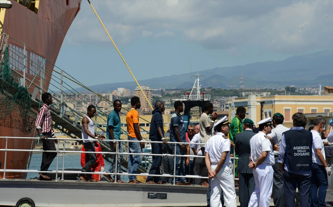 Perde la moglie e sette figli nel Mar Egeo: “Migrare non vale il rischio” Perde la moglie e sette figli nel Mar Egeo: “Migrare non vale il rischio”