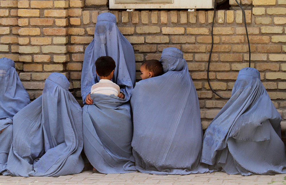 Perde la moglie e sette figli nel Mar Egeo: “Migrare non vale il rischio” Perde la moglie e sette figli nel Mar Egeo: “Migrare non vale il rischio”