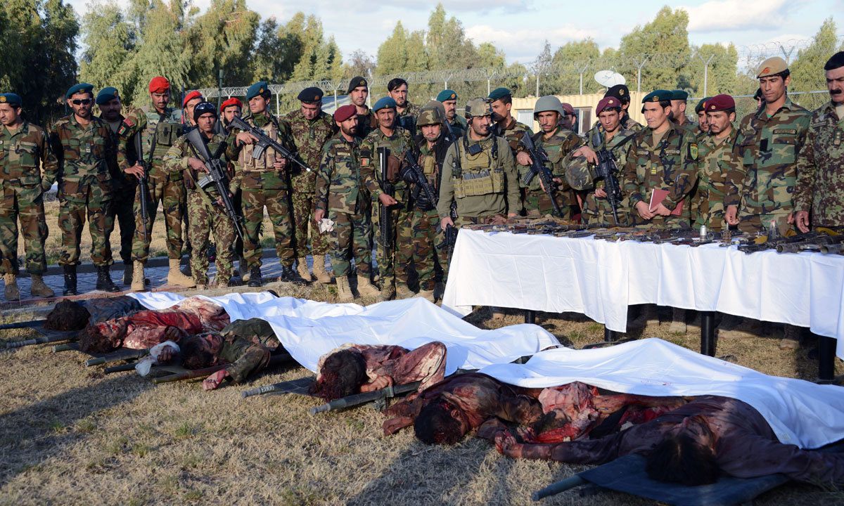 Afghanistan: assalto talebano all’aeroporto, 46 morti – Foto