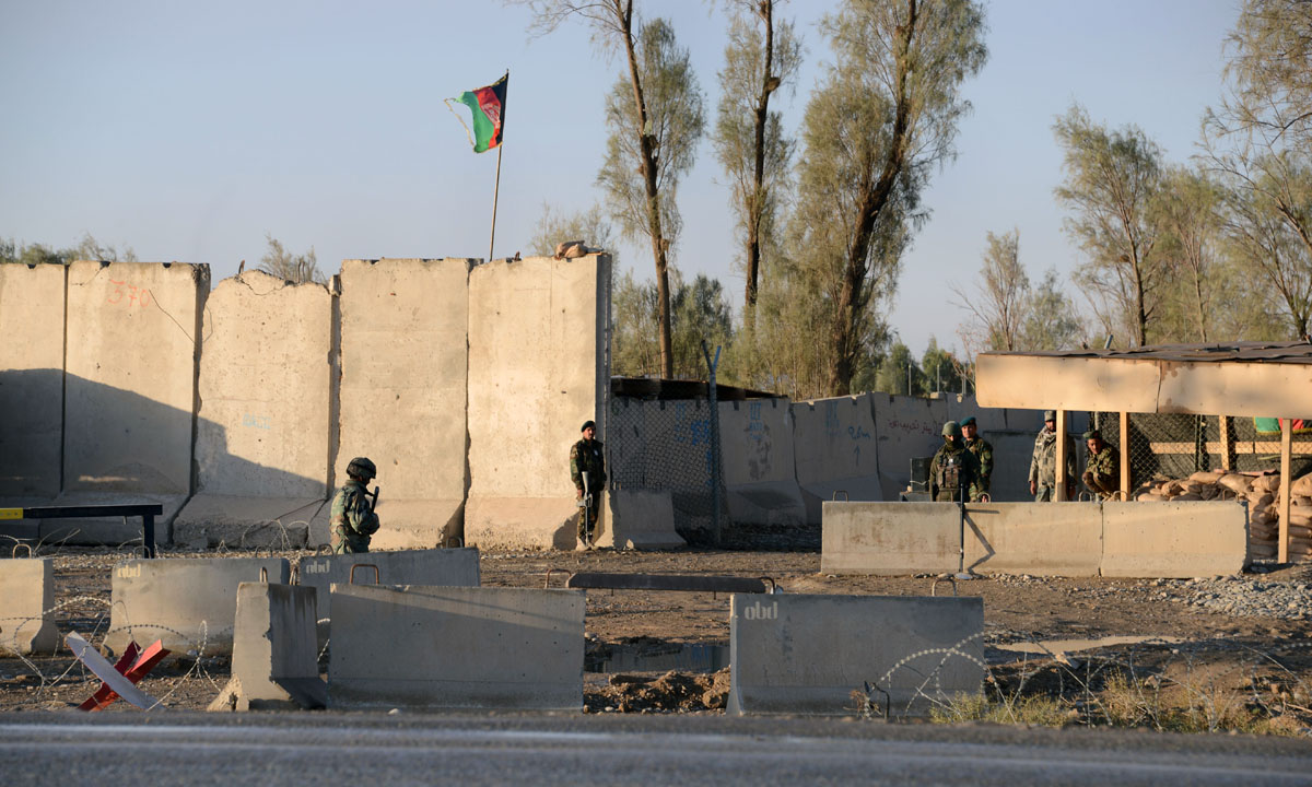 Afghanistan: assalto talebano all’aeroporto, 46 morti – Foto
