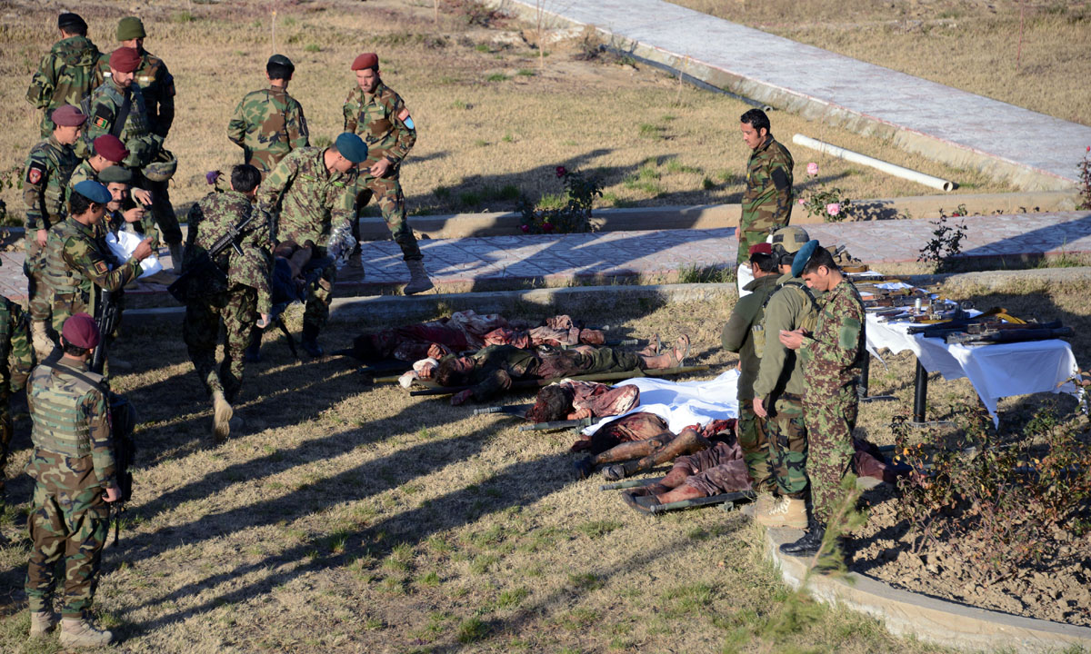 Afghanistan: assalto talebano all’aeroporto, 46 morti – Foto