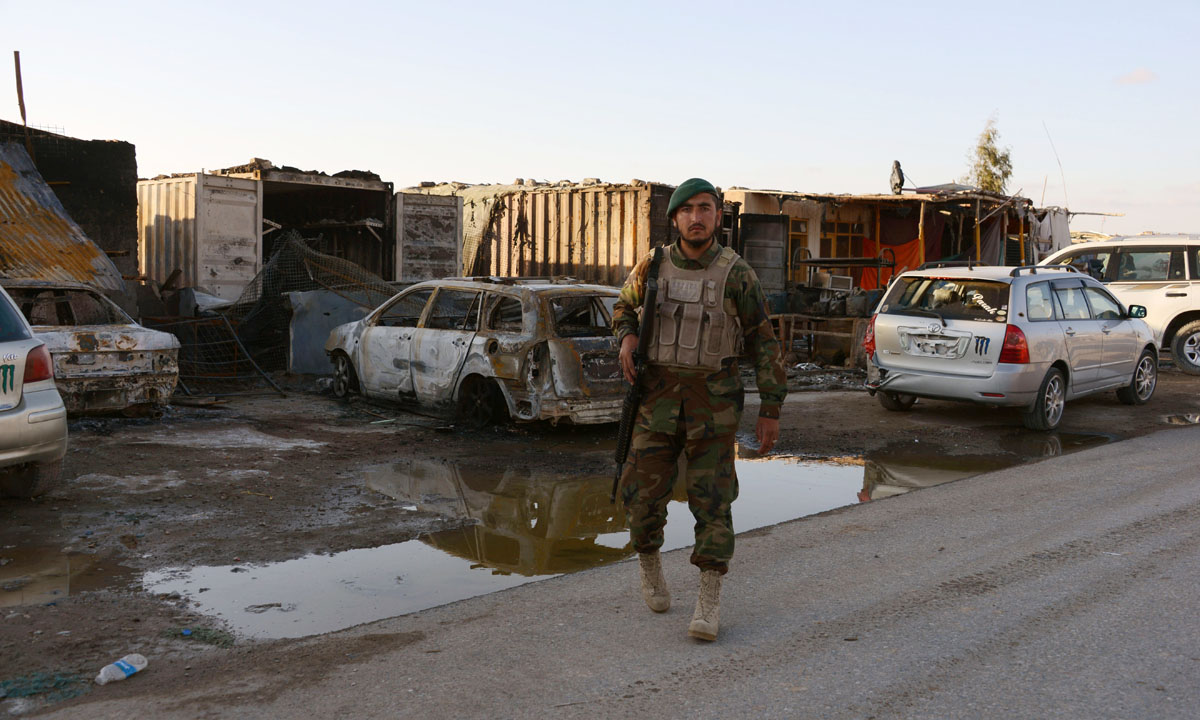 Afghanistan: assalto talebano all’aeroporto, 46 morti – Foto
