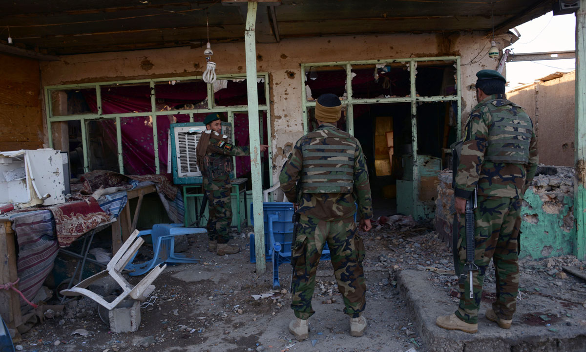 Afghanistan: assalto talebano all’aeroporto, 46 morti – Foto