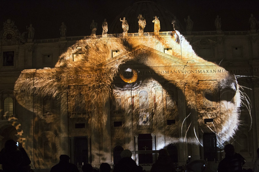 Giubileo: Fiat Lux, lo spettacolo della natura sulla basilica di San Pietro