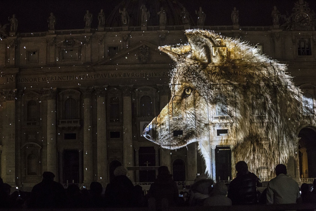 Giubileo: Fiat Lux, lo spettacolo della natura sulla basilica di San Pietro