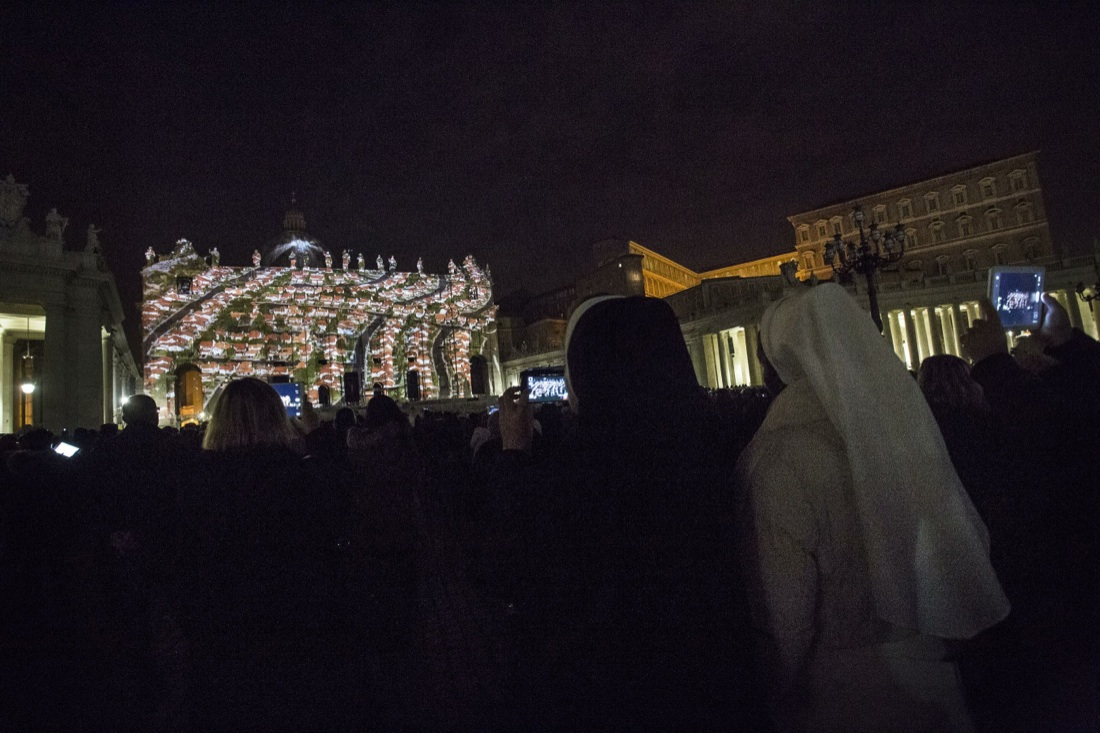 Giubileo: Fiat Lux, lo spettacolo della natura sulla basilica di San Pietro