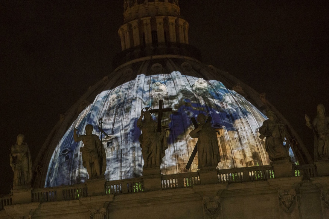 Giubileo: Fiat Lux, lo spettacolo della natura sulla basilica di San Pietro