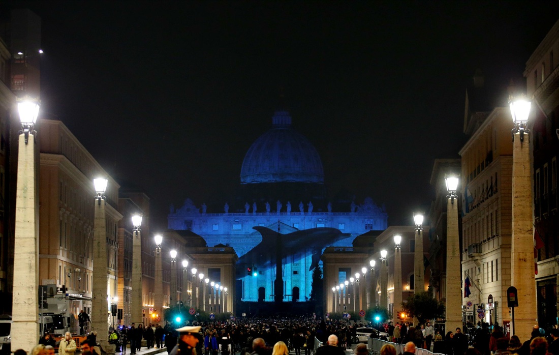Giubileo: Fiat Lux, lo spettacolo della natura sulla basilica di San Pietro