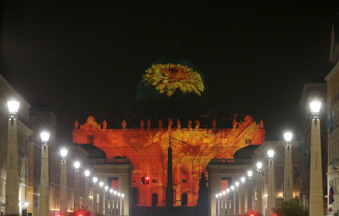 Giubileo: Fiat Lux, lo spettacolo della natura sulla basilica di San Pietro