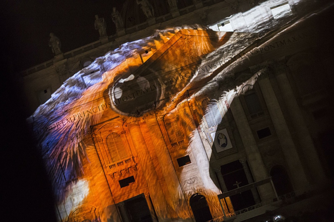 Giubileo: Fiat Lux, lo spettacolo della natura sulla basilica di San Pietro