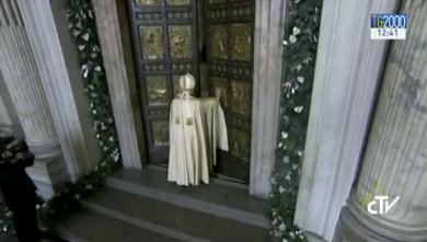 Giubileo: Papa Francesco apre la Porta Santa