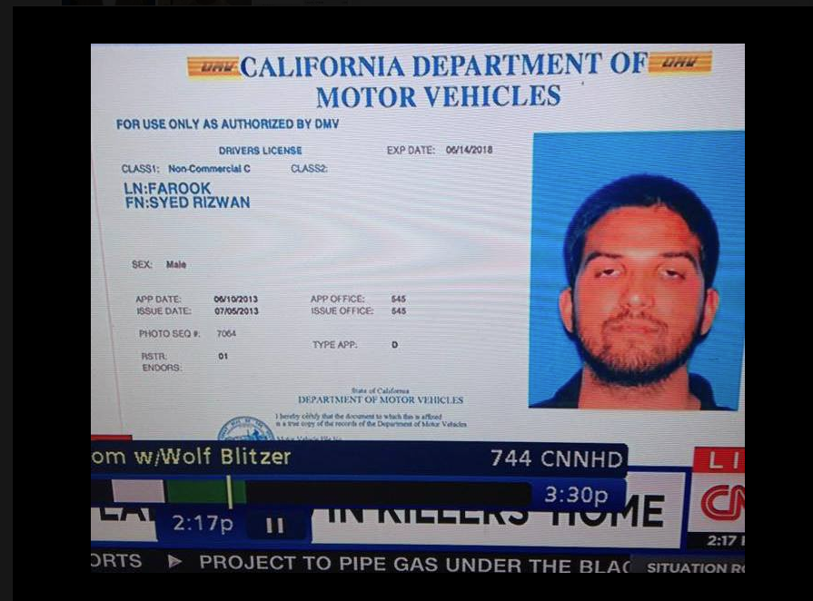 Strage di San Bernardino, la foto dei killer di ritorno dall’Arabia Saudita – Foto