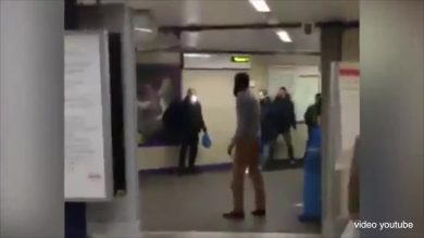 Terrorista accoltella uomo nella metropolitana di Londra