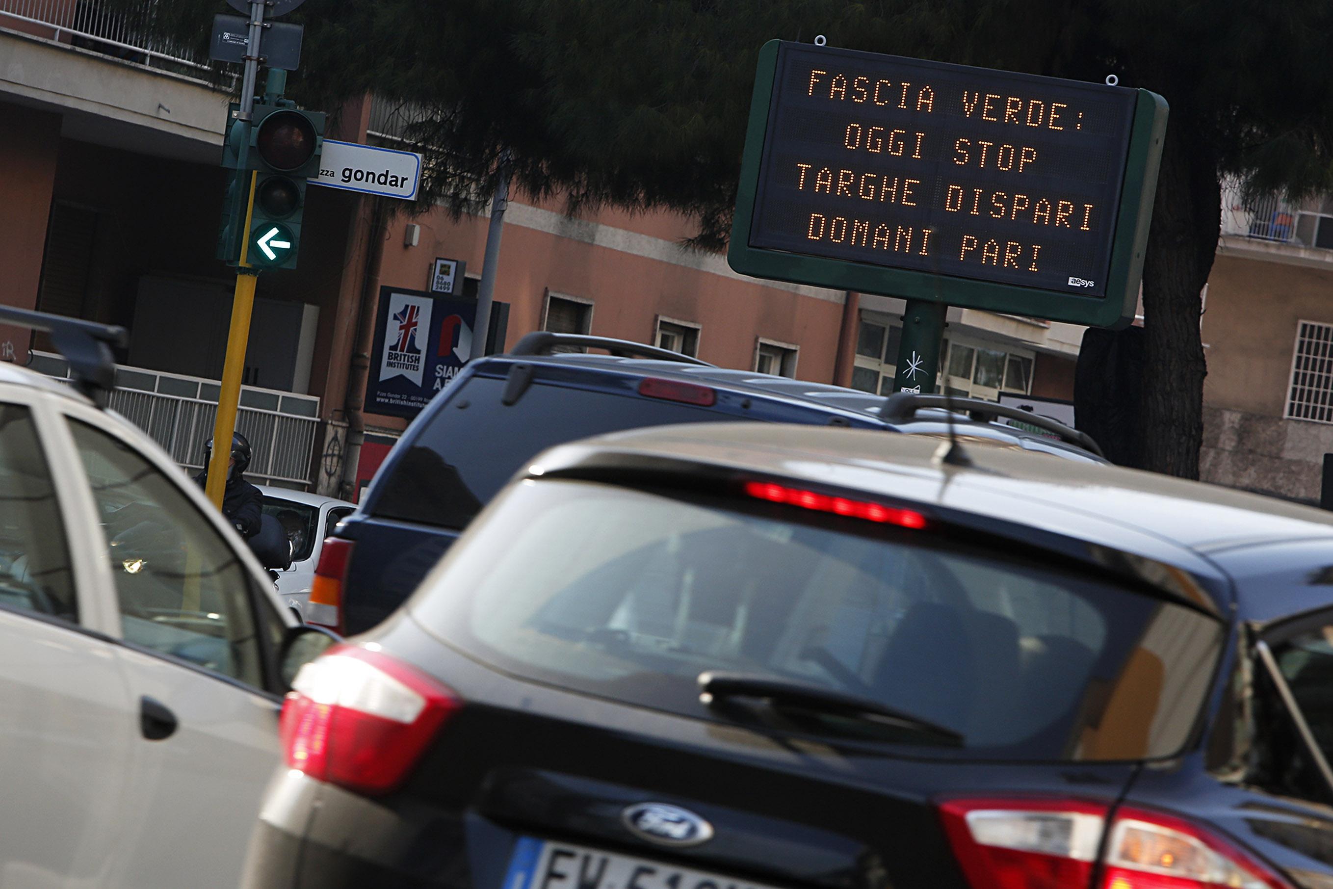 Roma: traffico in tilt per gli scioperi Roma: traffico in tilt per gli scioperi