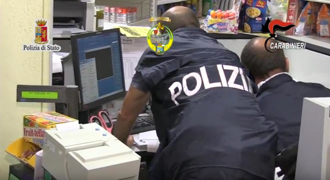 Mafia, sequestrati 13 miliardi a fiancheggiatori di Messina Denaro Mafia, sequestrati 13 miliardi a fiancheggiatori di Messina Denaro