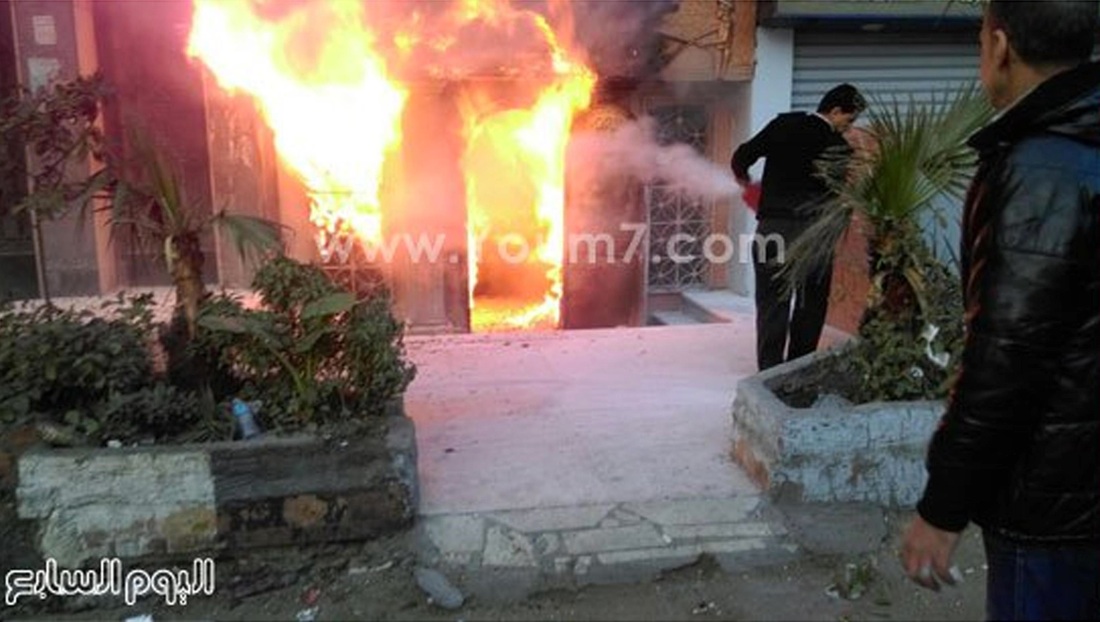 Cairo, bomba contro un locale, 16 morti – Foto e video Cairo, bomba contro un locale, 16 morti – Foto e video