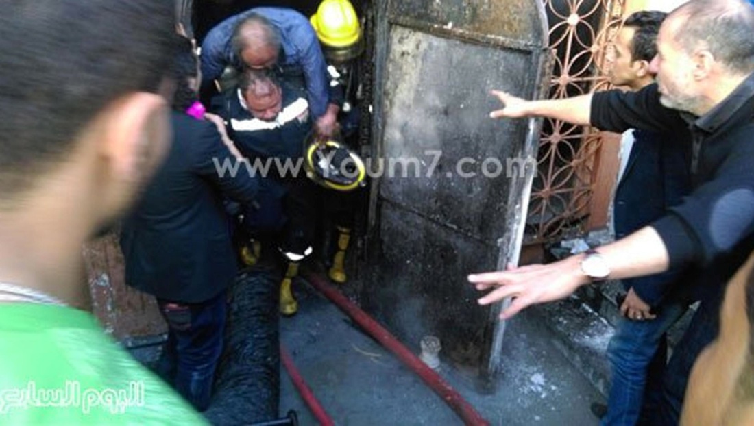 Cairo, bomba contro un locale, 16 morti – Foto e video Cairo, bomba contro un locale, 16 morti – Foto e video