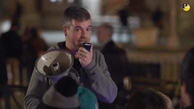 Un interruttore gigante per stupire i cittadini di New York