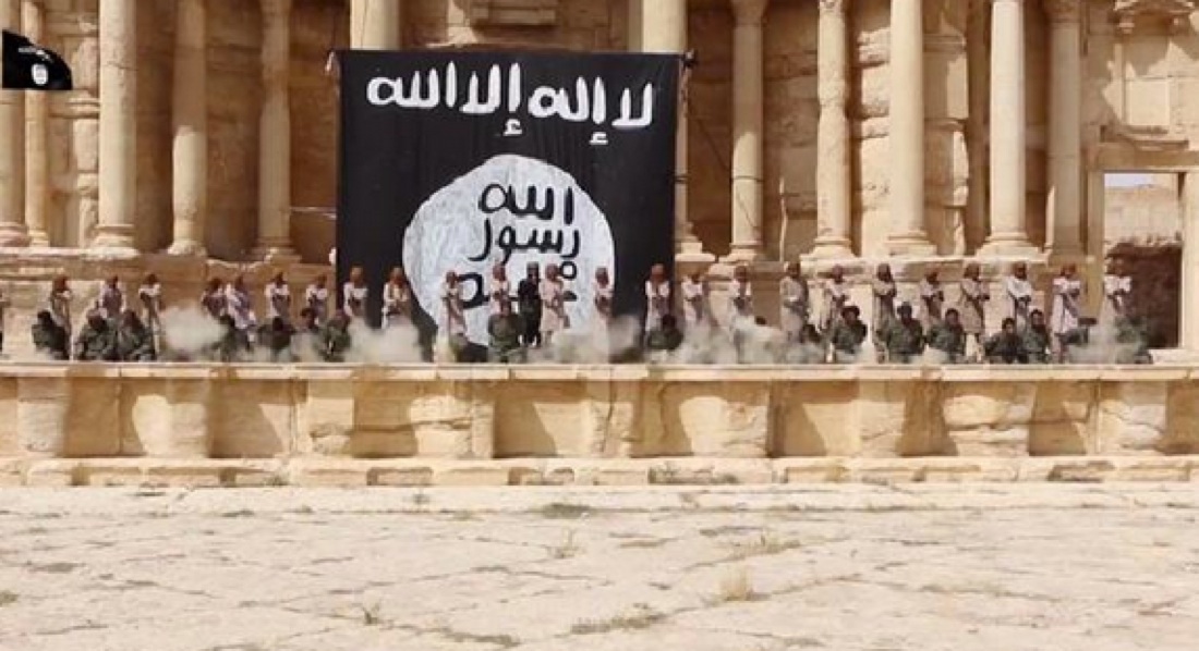 Isis, nuovo video dell’orrore, decapitata una “spia russa” – Foto