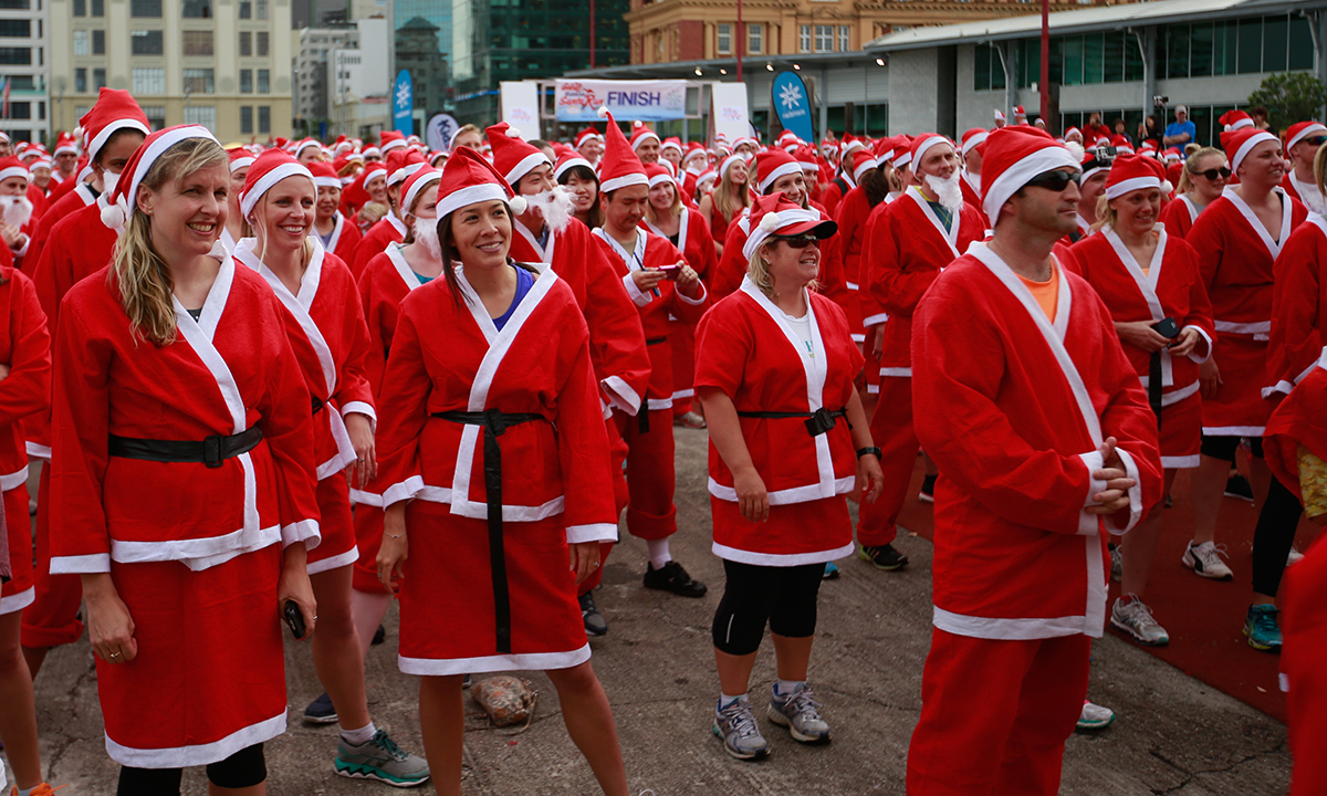 La corsa dei Babbi Natale in Nuova Zelanda