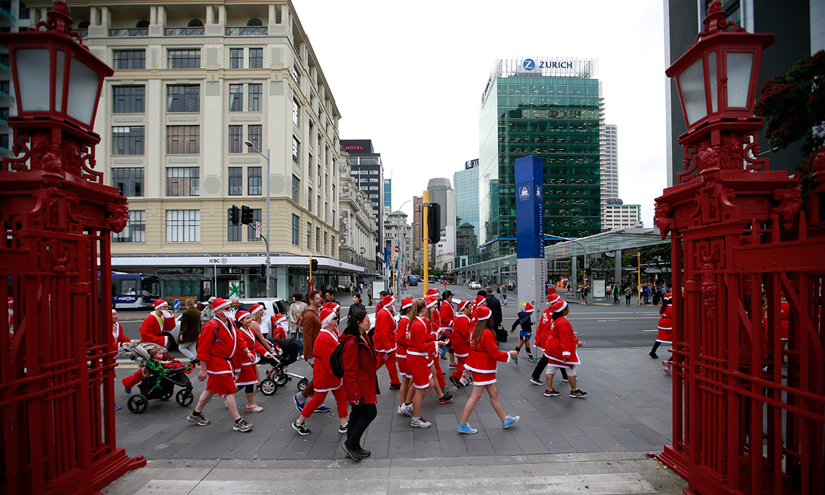 La corsa dei Babbi Natale in Nuova Zelanda