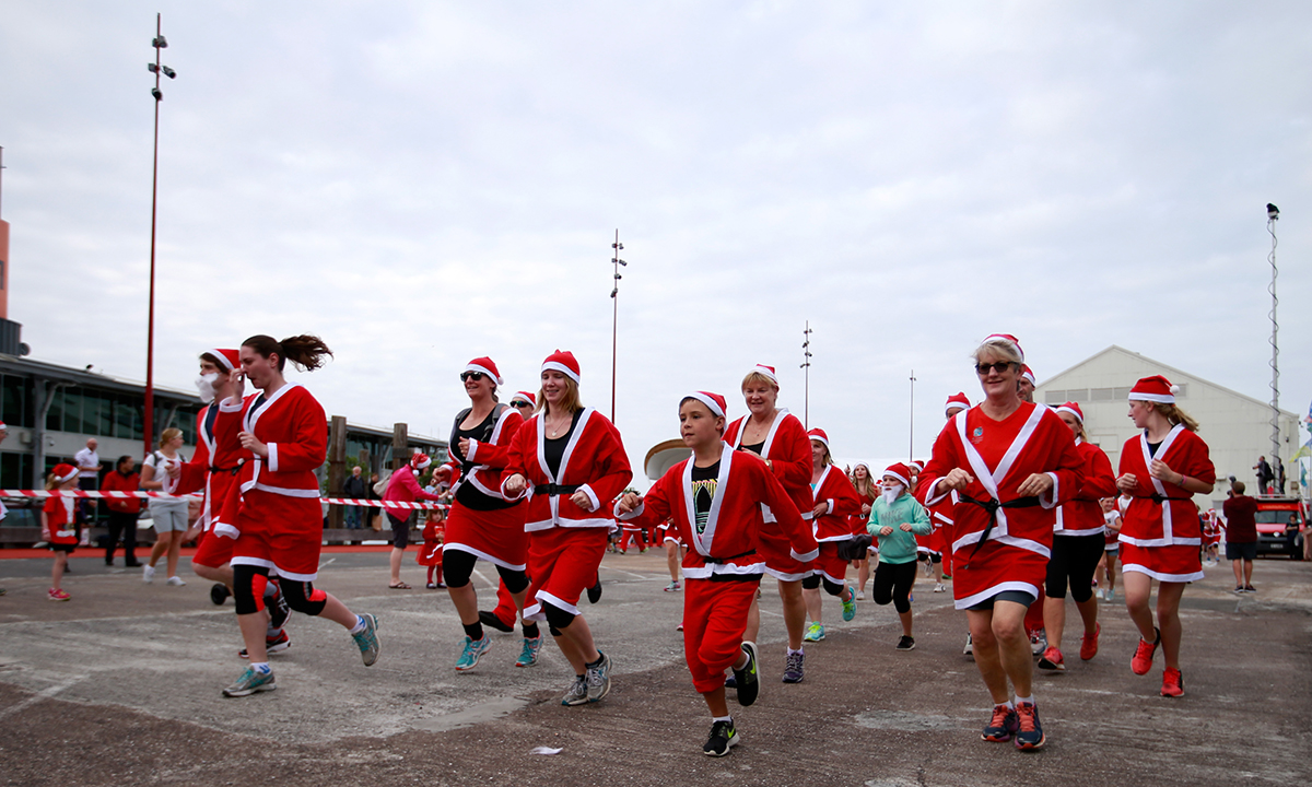 La corsa dei Babbi Natale in Nuova Zelanda