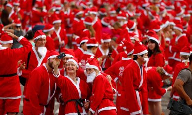 La corsa dei Babbi Natale in Nuova Zelanda