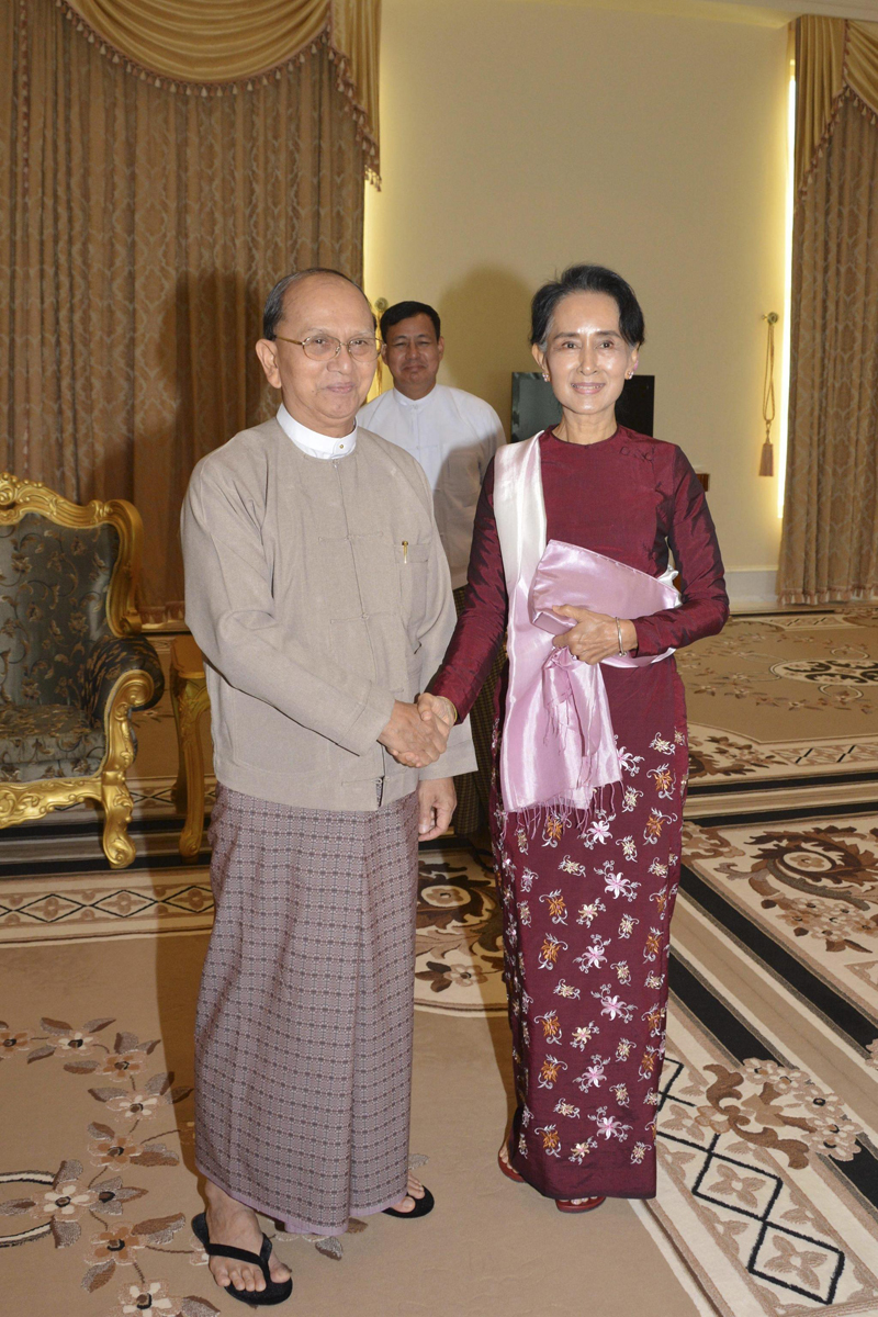 Birmania, Suu Kyi dal presidente Thein Sein per “transizione pacifica” – Foto