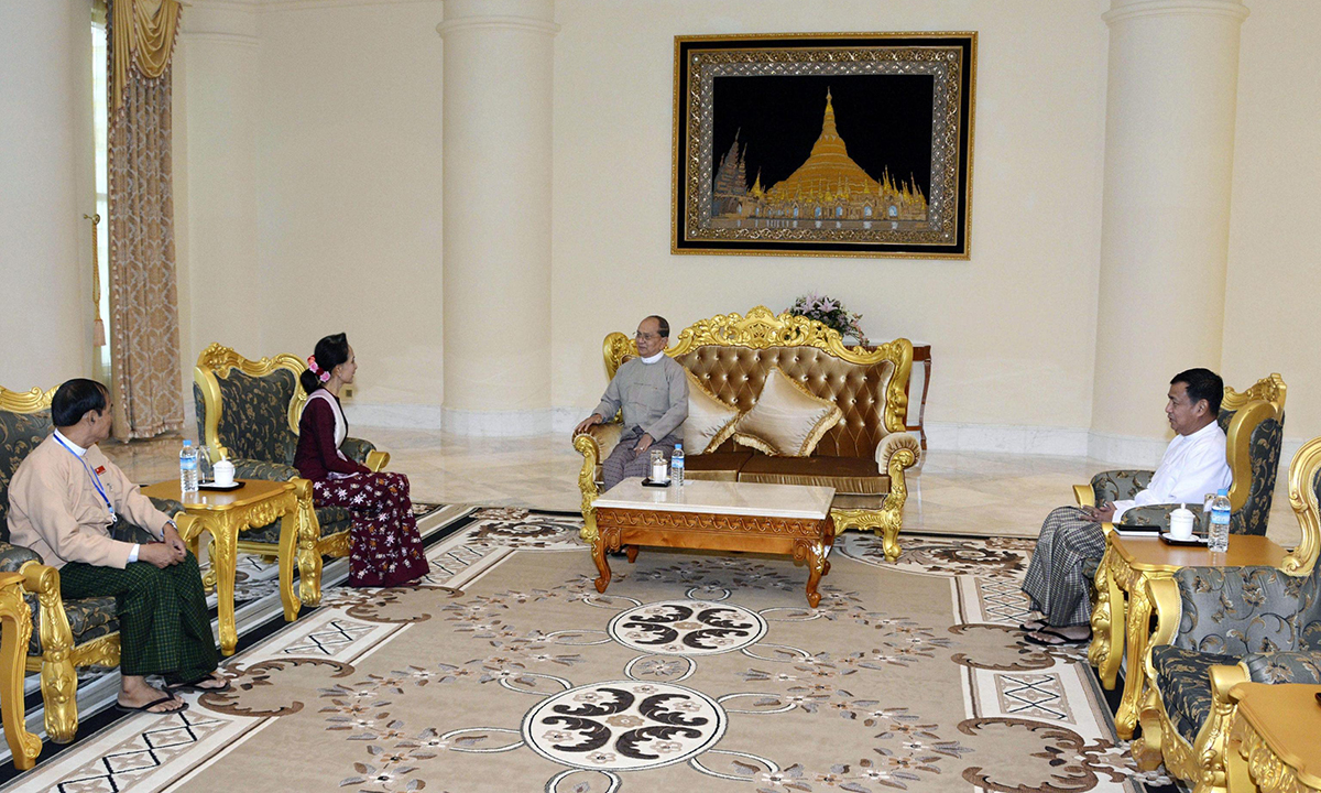 Birmania, Suu Kyi dal presidente Thein Sein per “transizione pacifica” – Foto