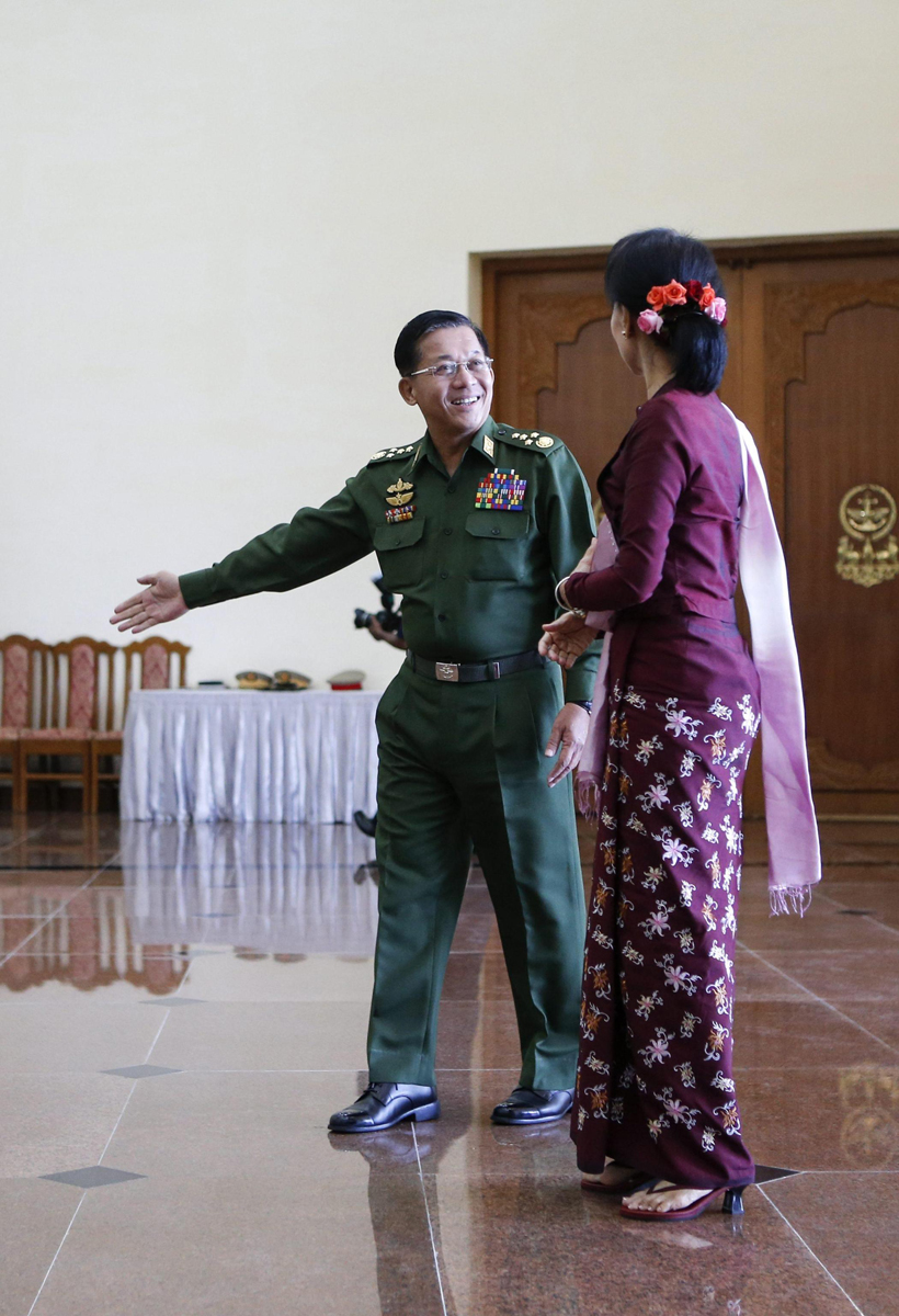 Birmania, Suu Kyi dal presidente Thein Sein per “transizione pacifica” – Foto