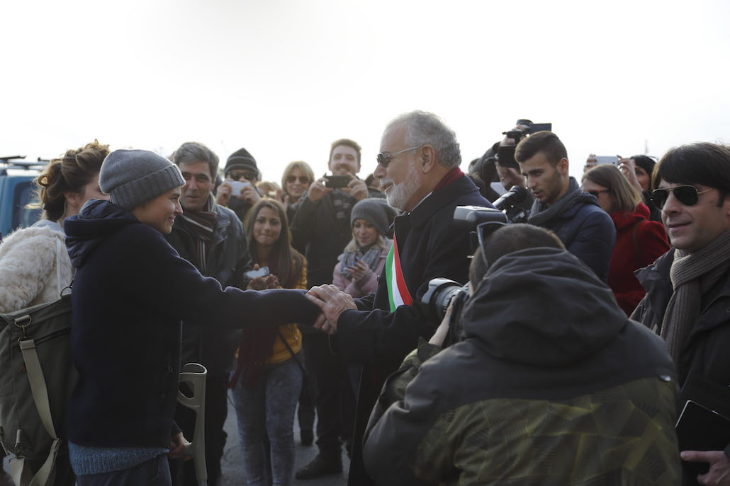 Limbo: 5 cose da sapere sul film tv con Kasia Smutniak Limbo: 5 cose da sapere sul film tv con Kasia Smutniak