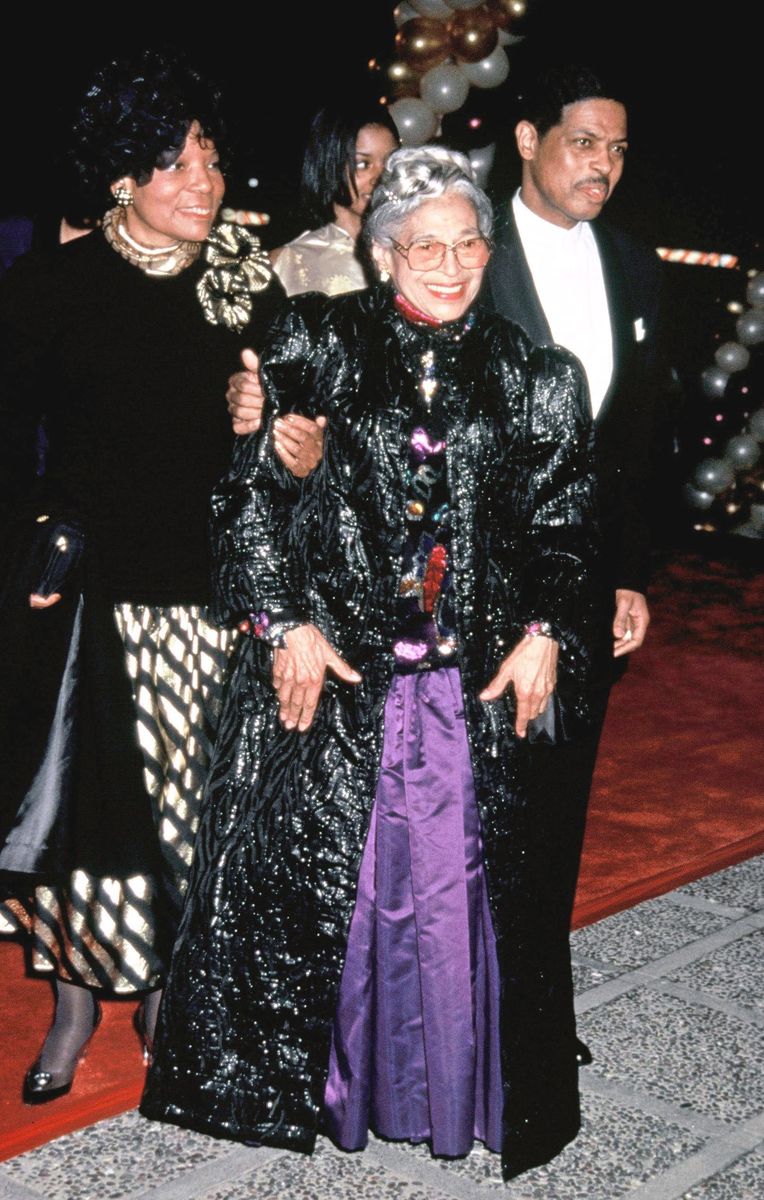 Rosa Parks, 60 anni fa il suo “no” sfidò il razzismo Rosa Parks, 60 anni fa il suo “no” sfidò il razzismo