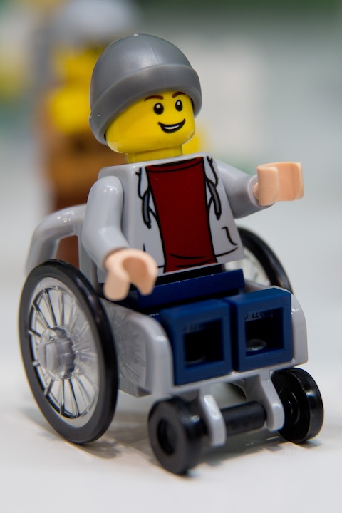 Arriva il nuovo Lego sulla sedia a rotelle Arriva il nuovo Lego sulla sedia a rotelle