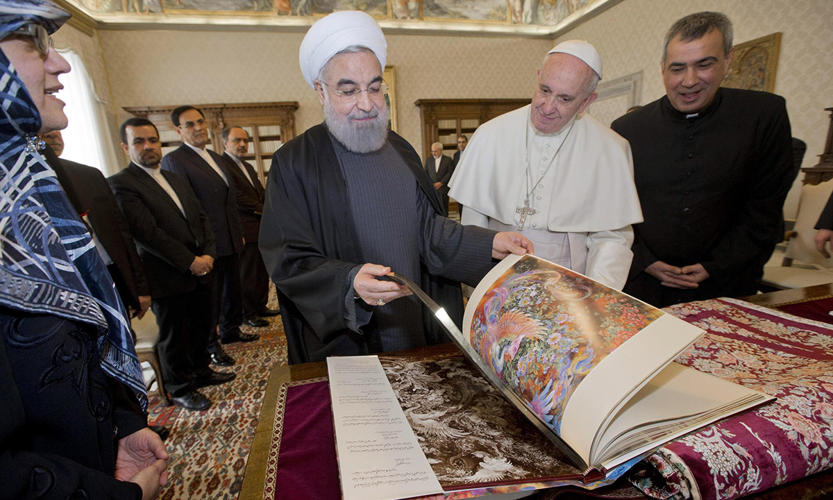 Caro Valls, con Rohani a Parigi c’è poco da sorridere