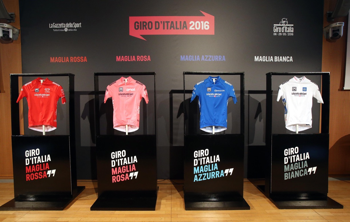 Giro d’Italia 2016, Giorgia Palmas presenta le nuove maglie