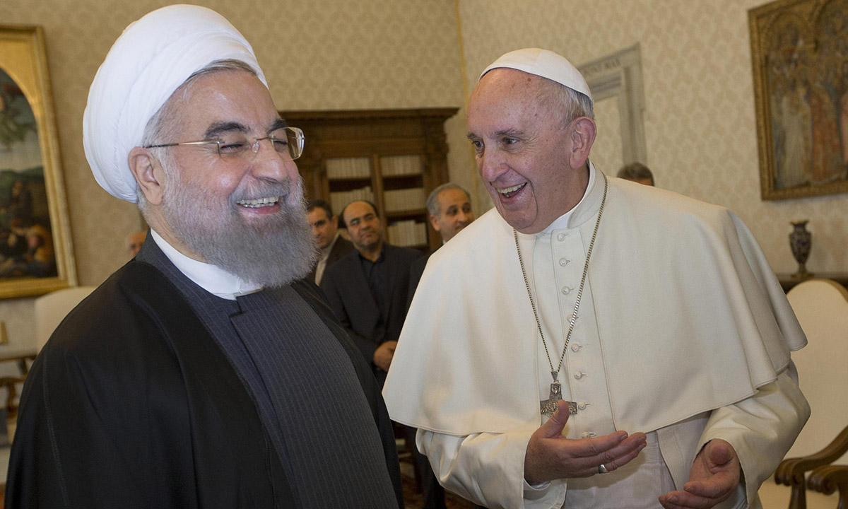 Statue coperte per Rohani, è caccia alla responsabile