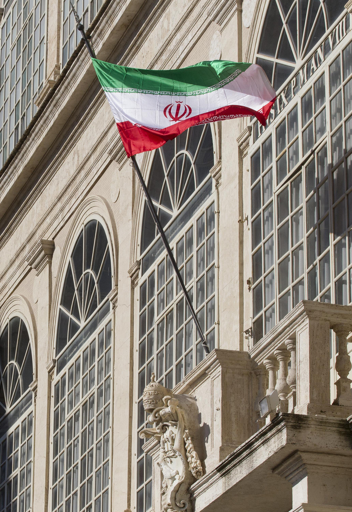Hassan Rohani in visita a Papa Francesco – Foto