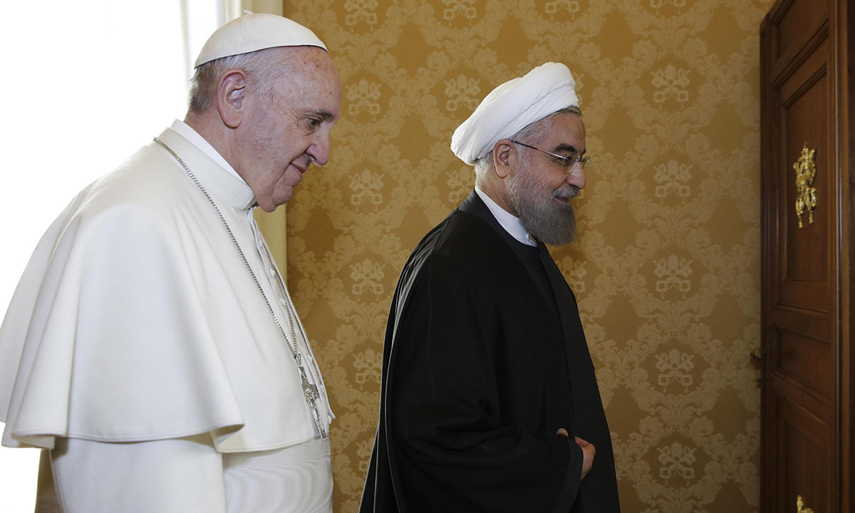 Hassan Rohani in visita a Papa Francesco – Foto