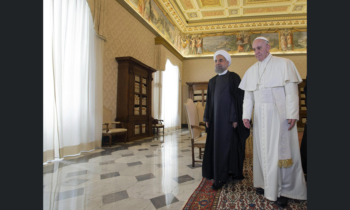 Hassan Rohani in visita a Papa Francesco – Foto
