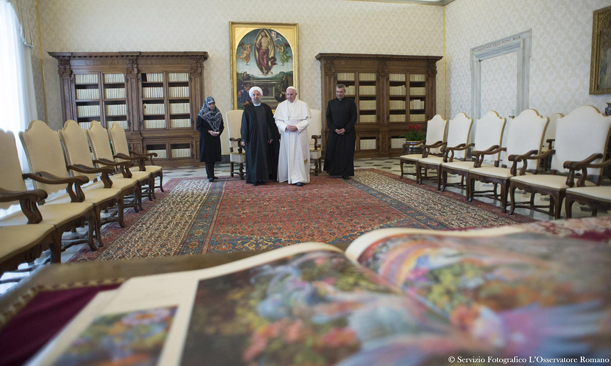 Hassan Rohani in visita a Papa Francesco – Foto