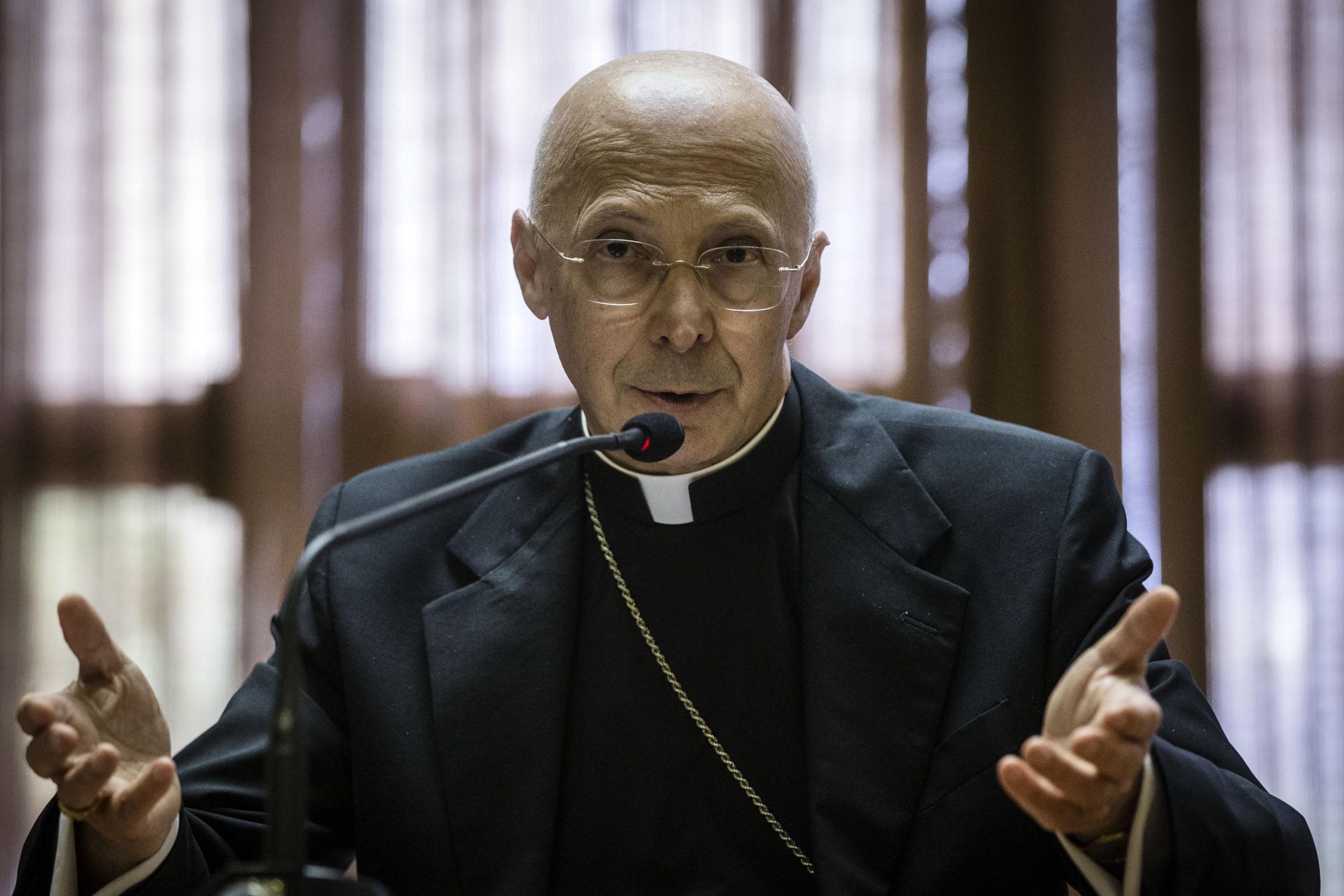 Unioni civili, Bagnasco: “I figli non sono mai un diritto”