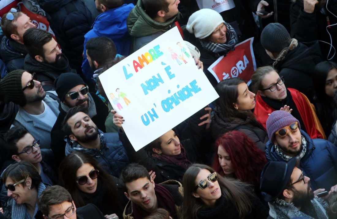 Unioni civili, manifestazioni in  tutta Italia – Foto