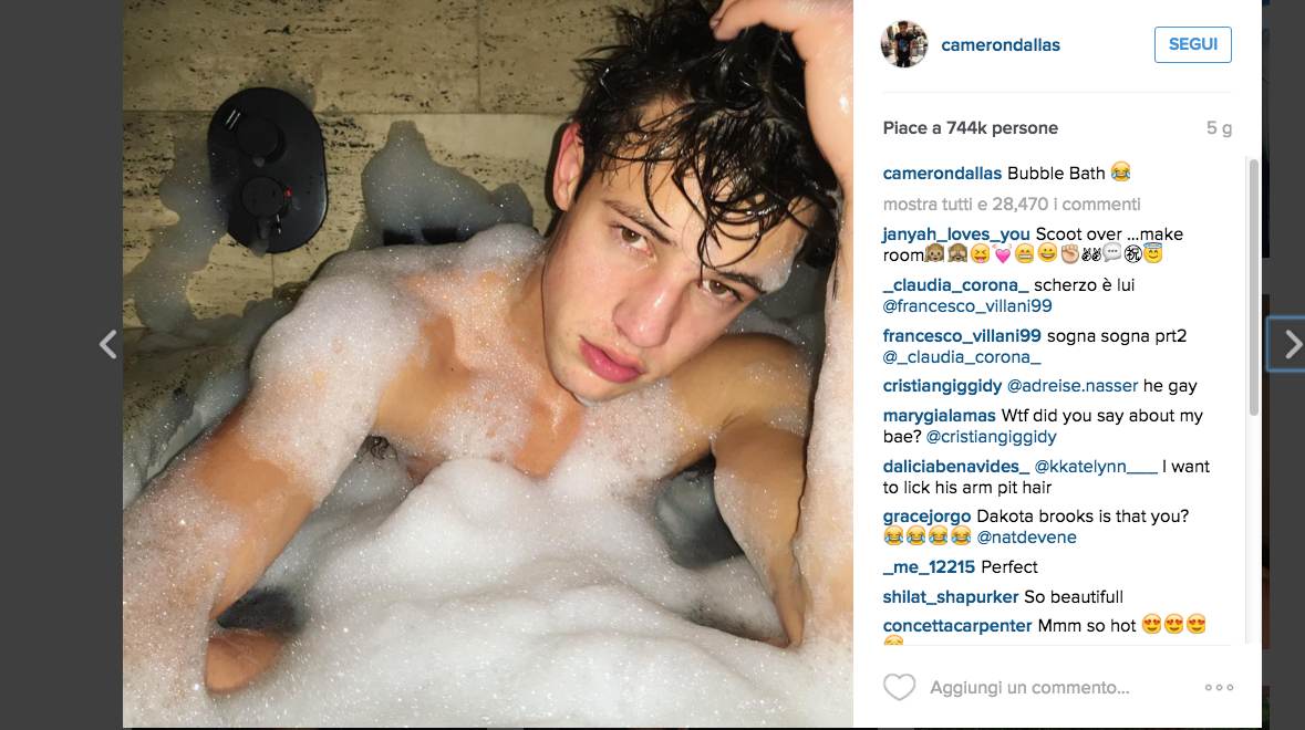 Chi è Cameron Dallas, l’idolo delle ragazzine che ha paralizzato Milano Chi è Cameron Dallas, l’idolo delle ragazzine che ha paralizzato Milano